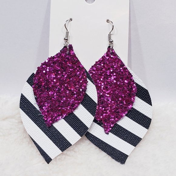 Earrings - Picture 1 of 2